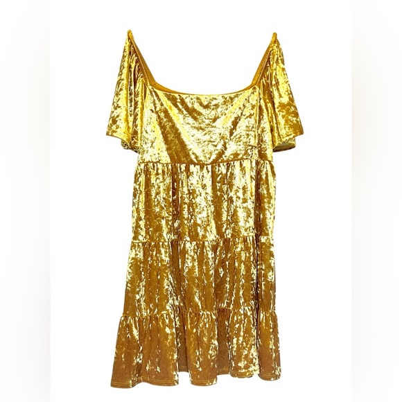 All IN FAVOR Flutter Sleeve Tiered Crushed Velvet Babydoll Mini Dress, Gold, Med - Picture 3 of 10